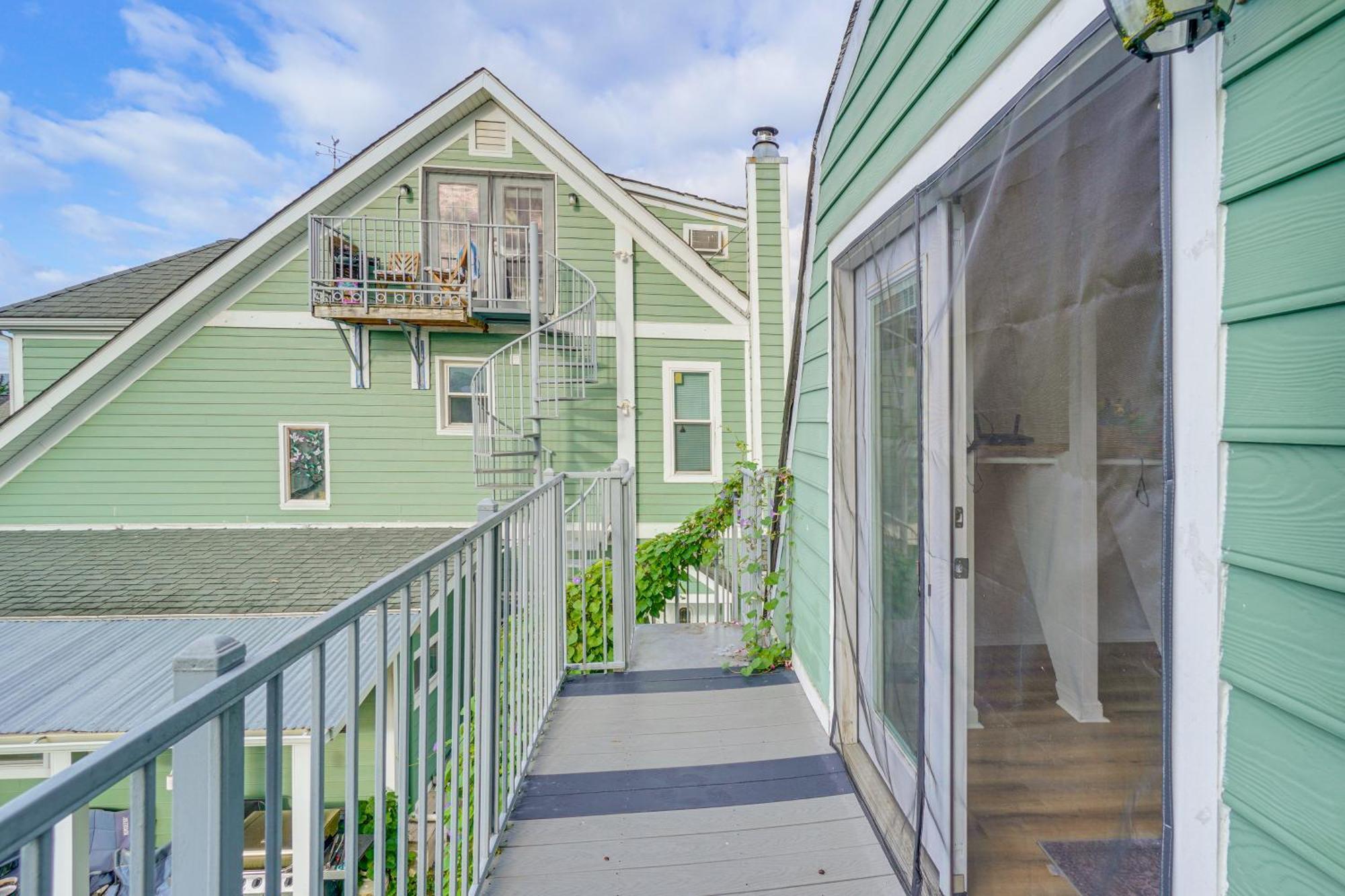 Epic Brunswick Apartment, Deck With Private Hot Tub! Экстерьер фото