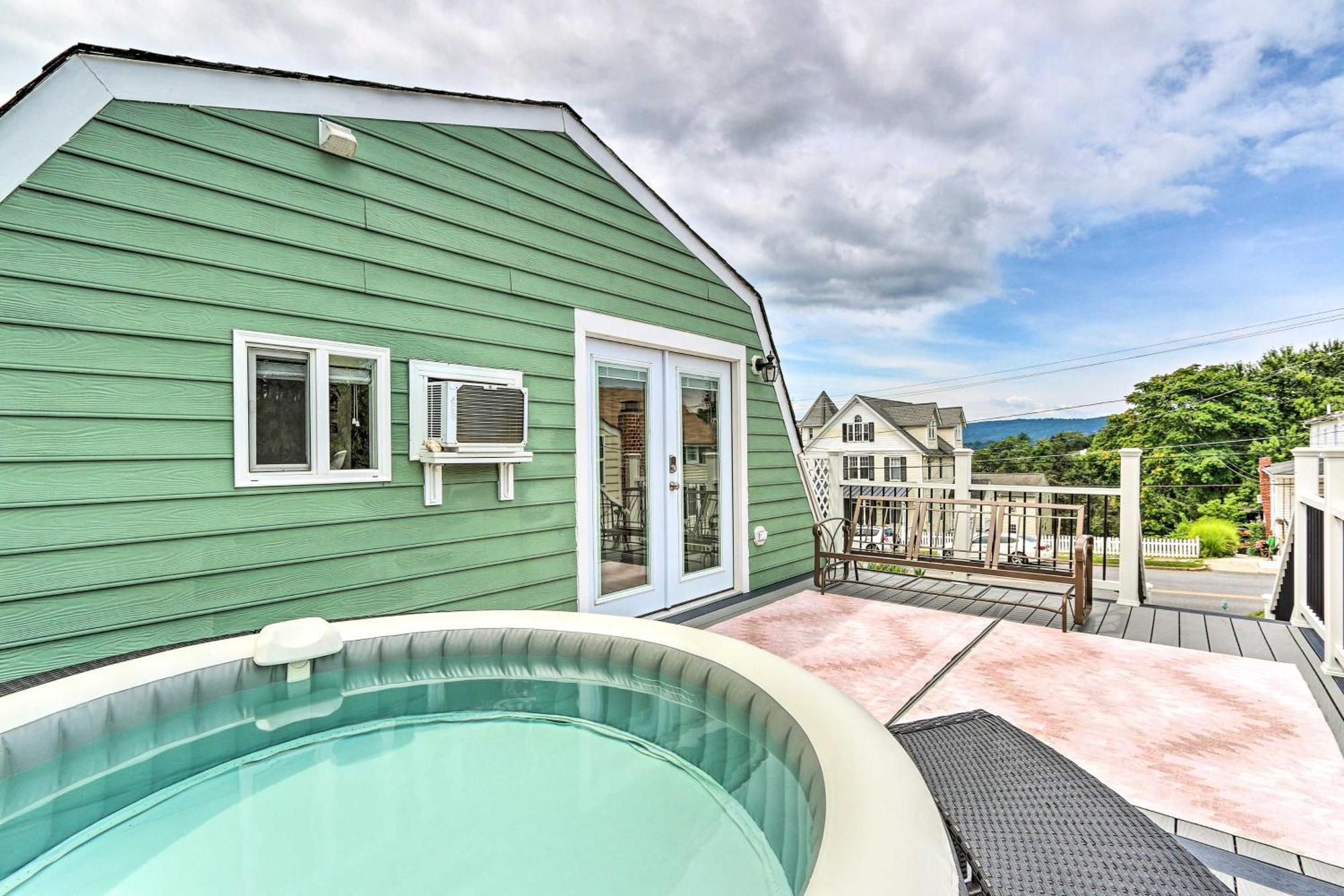 Epic Brunswick Apartment, Deck With Private Hot Tub! Экстерьер фото